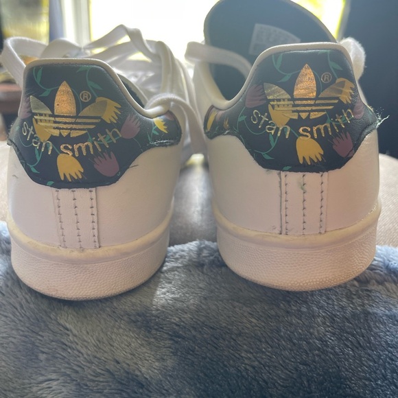 Stan smith Addis size 4.5 kids 6 woman - Picture 1 of 4